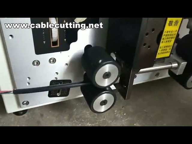 Machine à dénuder automatique pour câbles USB – Coupe et dénudage fil efficaces