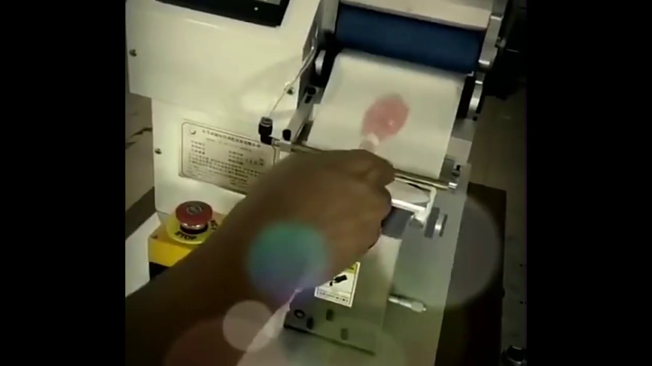 Machine d'étiquetage automatique pour gelées – Solution haute vitesse