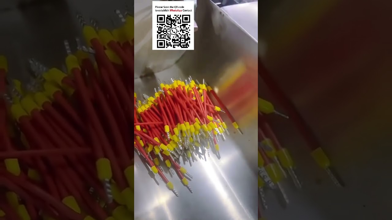 Machine de sertissage automatique double extrémité pour cosses tubulaires en bande continue