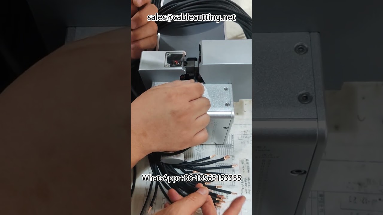 Machine de soudage par ultrasons pour presse de connecteurs carrés sur faisceaux de câbles | Soudure automatisée