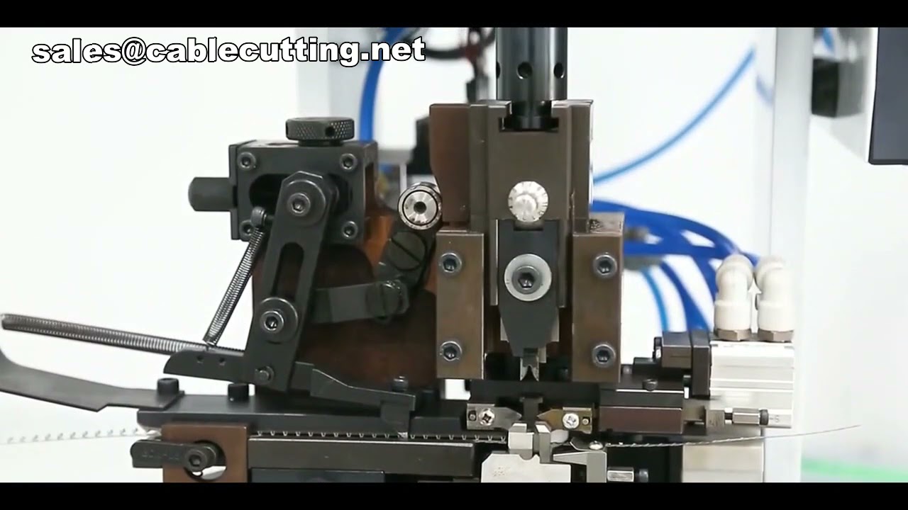 Machine à dénuder et à sertir les fils – Efficacité industrielle
