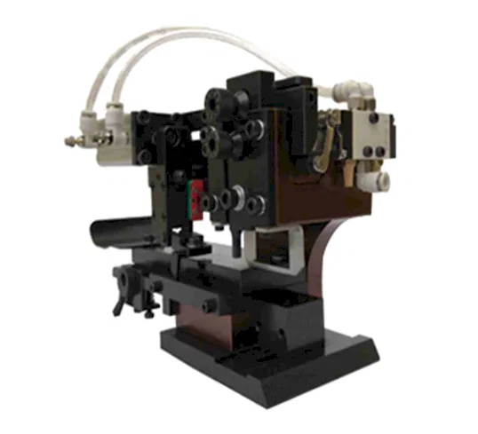 Matrice Transversale Pneumatique pour Cosses Larges